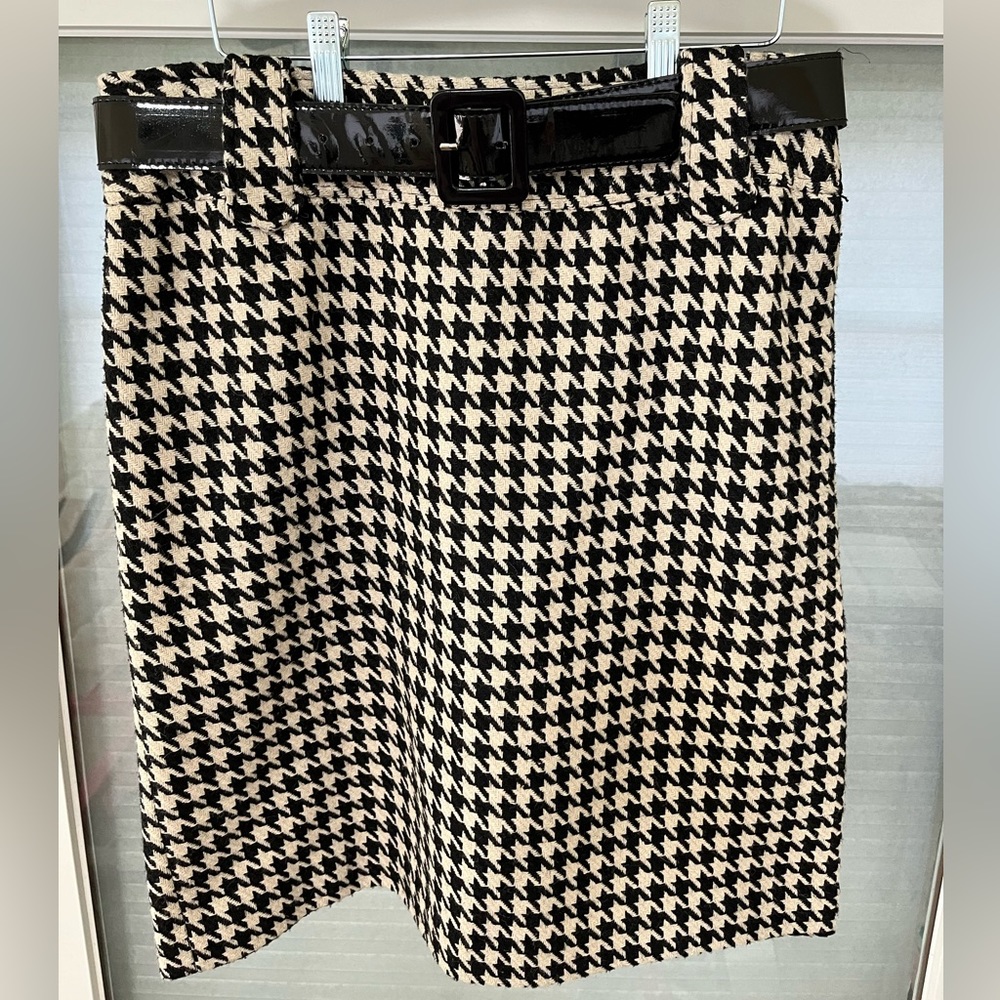 Houndstooth wool skirt size 10
